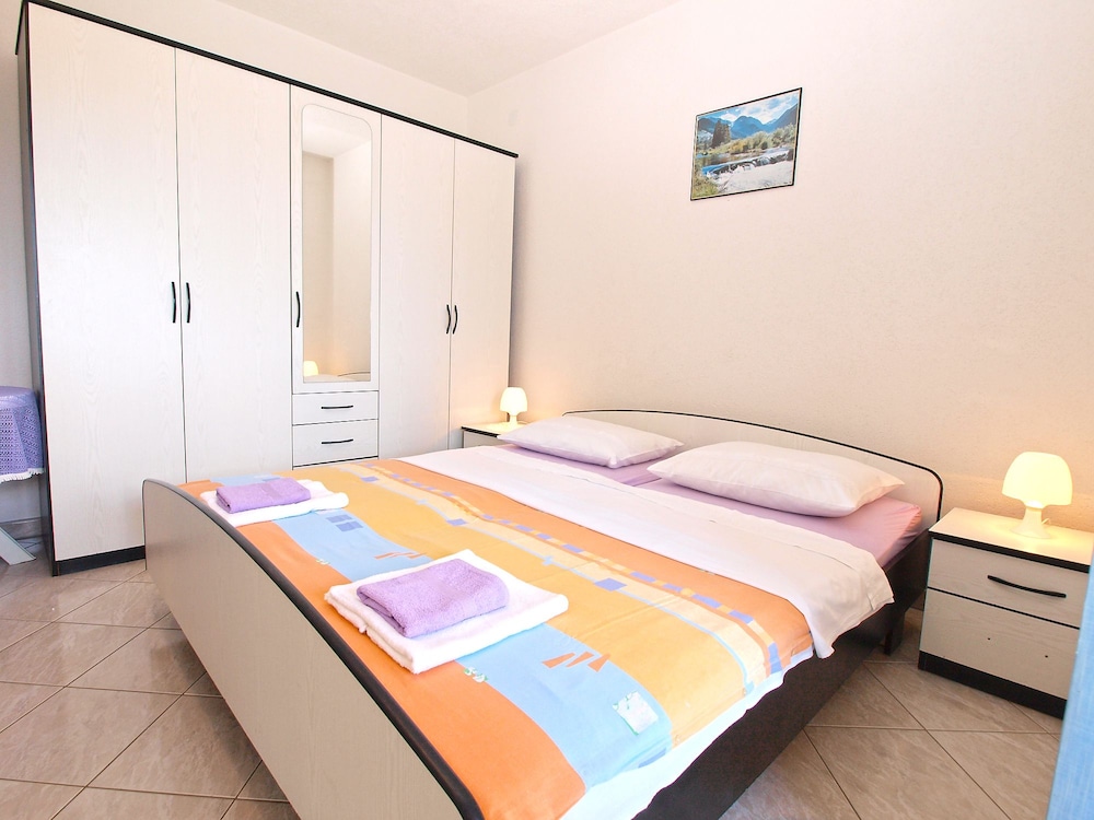 Apartment, 1 Bedroom (395/895)