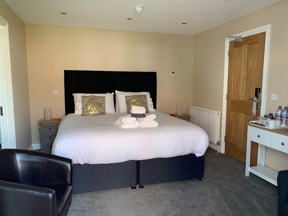Deluxe Double or Twin Room, Ensuite - Photo 1