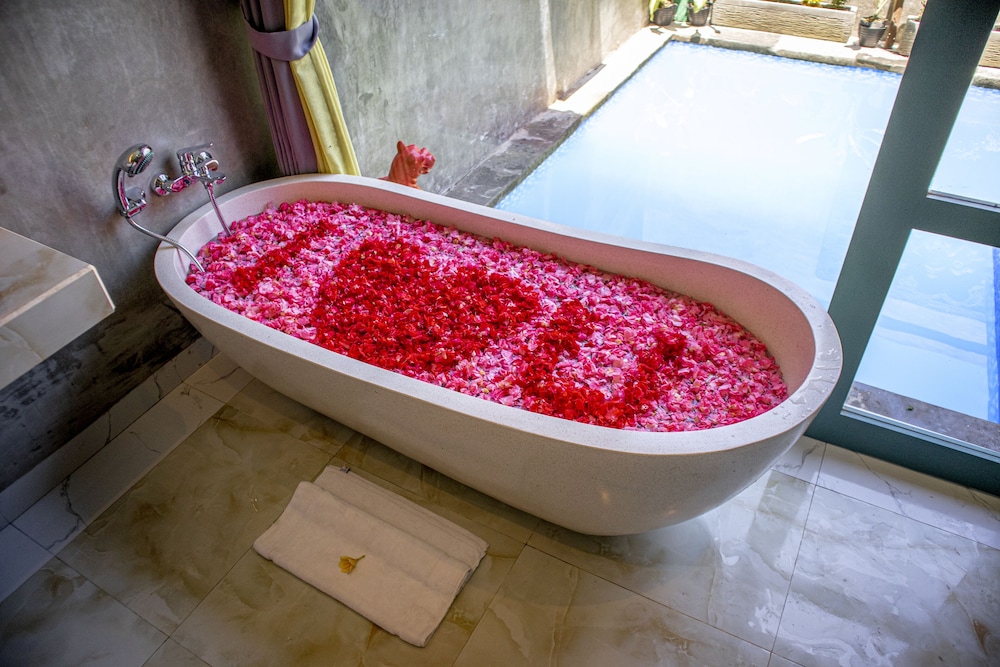 One Bedroom Private Pool Villa - Photo 2
