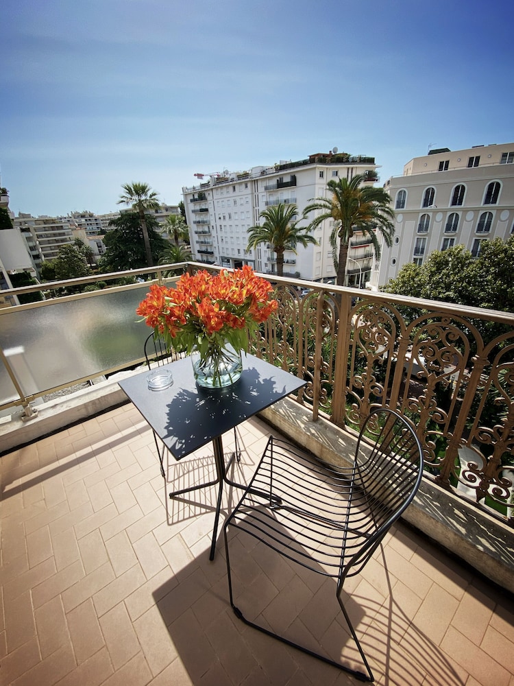 Classic Double or Twin Room, Balcony - Photo 7