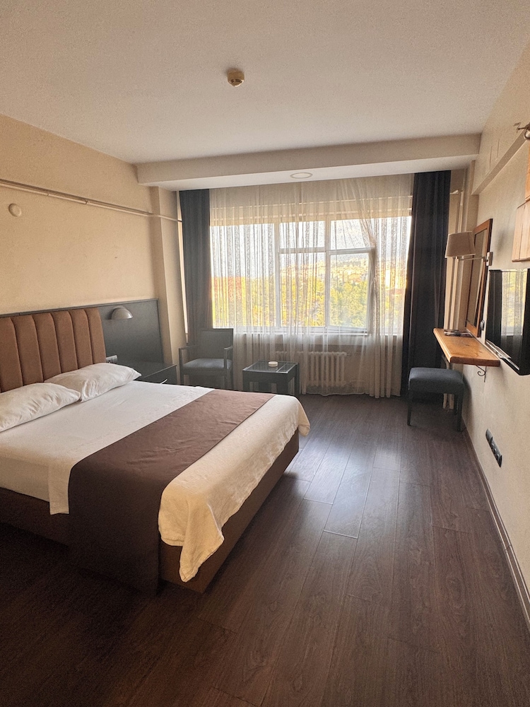 Standard Double Room - Photo 3