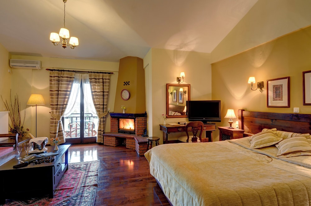 Deluxe Double or Twin Room, Lake View photo 2
