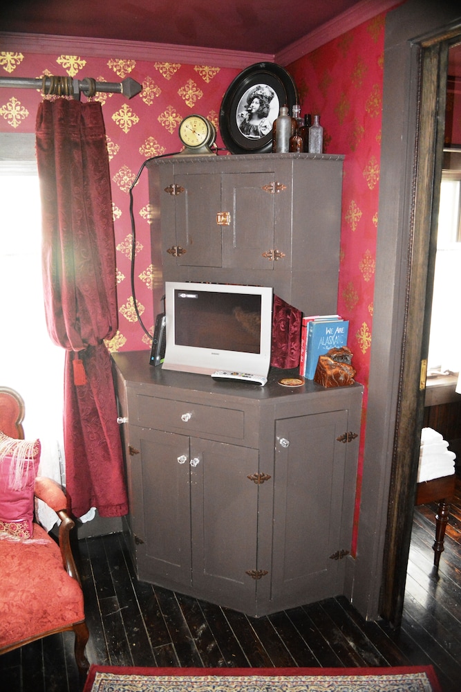 Standard Double Room, Private Bathroom (Georgia Lee Boudoir) photo 3