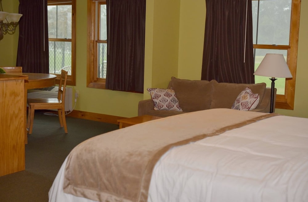 Suite, 2 Bedrooms, Accessible, Refrigerator & Microwave photo 1