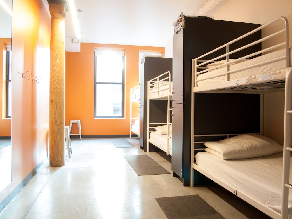 Bed in All-Gender 6-Bed Dorm photo 1