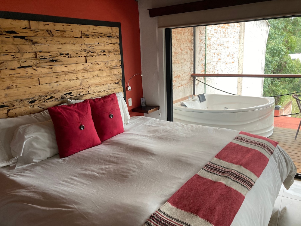 Deluxe Suite, Lake View photo 2