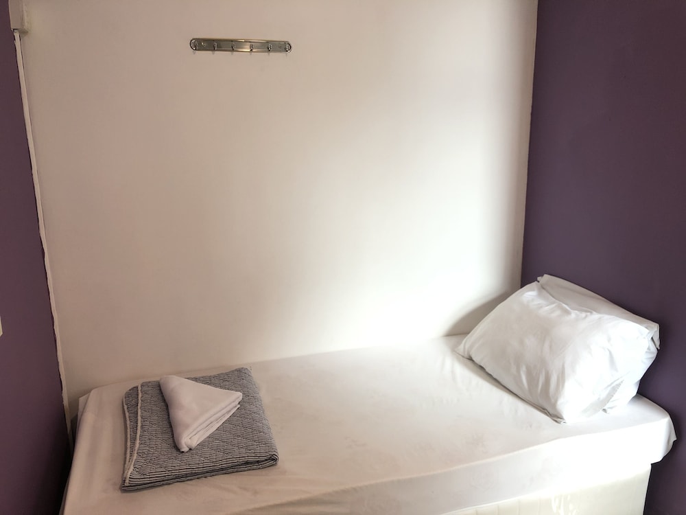 Triple Room with Private Bathroom photo 3