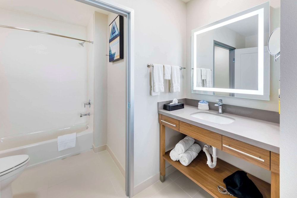 Suite, Multiple Beds, Non Smoking, Kitchen (Dining Table, Full Kitchen) - Photo 6