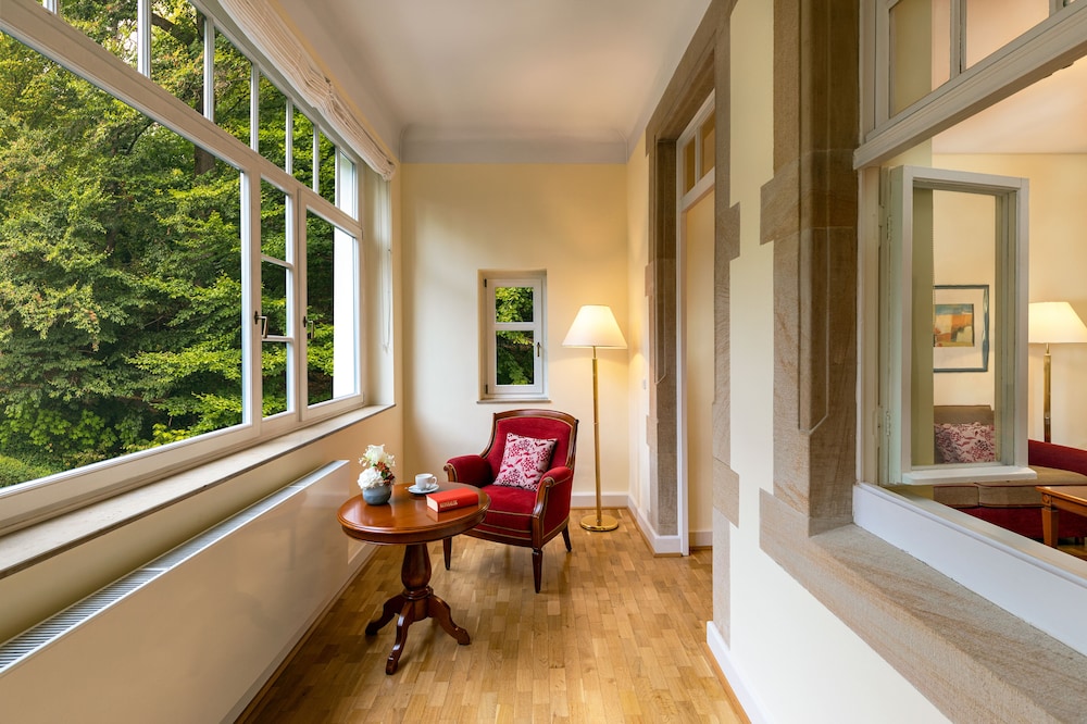 Suite, 1 Bedroom - Photo 2