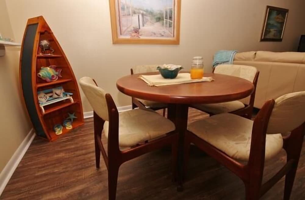 Condo, 2 Bedrooms, Beachside photo 2