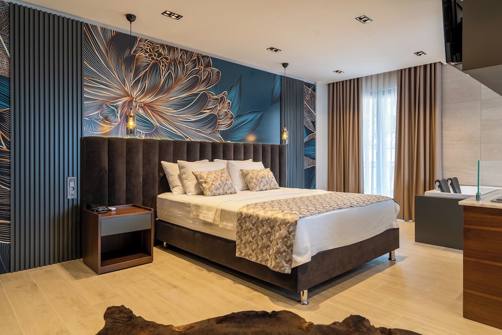 Premium Room, 1 Queen Bed, Sea View photo 3