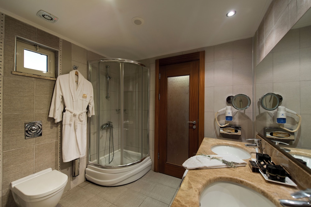 Standard Room, Terrace, Poolside photo 3