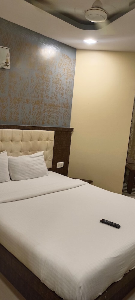 Deluxe Double Room - Photo 14
