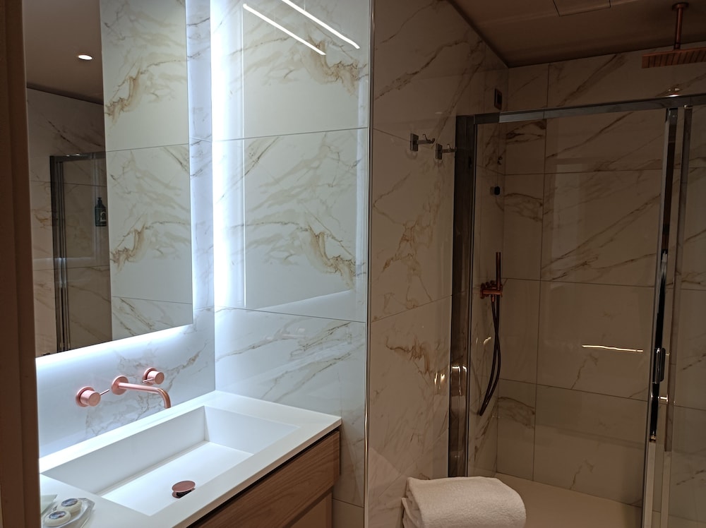 Karma Royal Suite - Photo 5