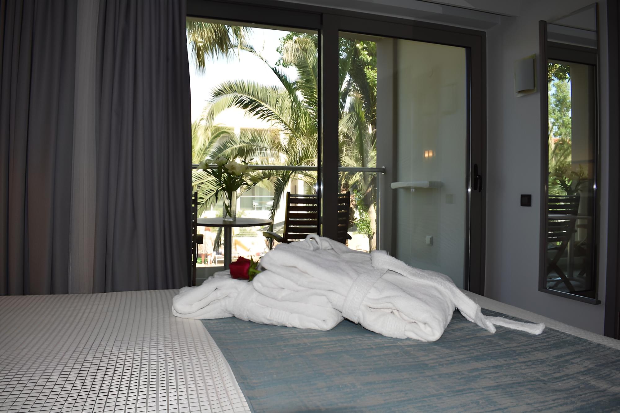 Superior Double or Twin Room photo 3
