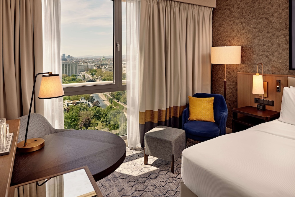 Executive Room, 1 King Bed - Photo 1