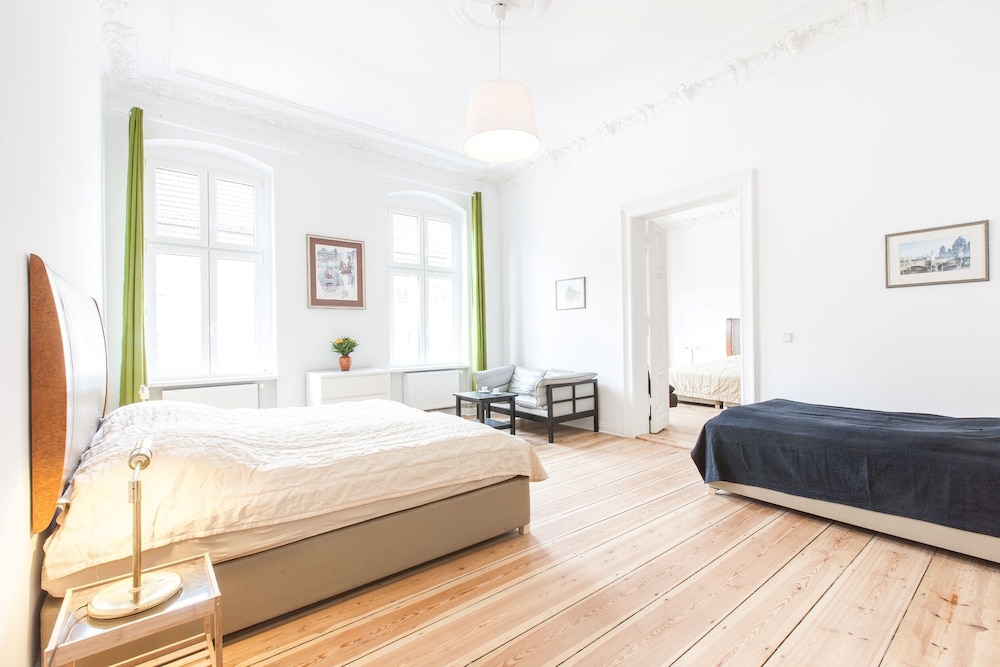 Apartment, 3 Bedrooms, City View photo 2
