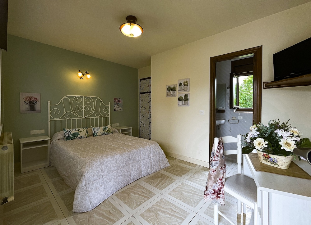 Traditional Double Room photo 2