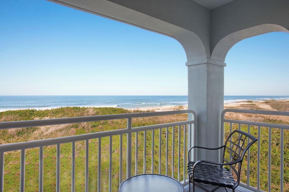 Studio Suite Two Queen and One Sofa Bed Ocean Front photo 2