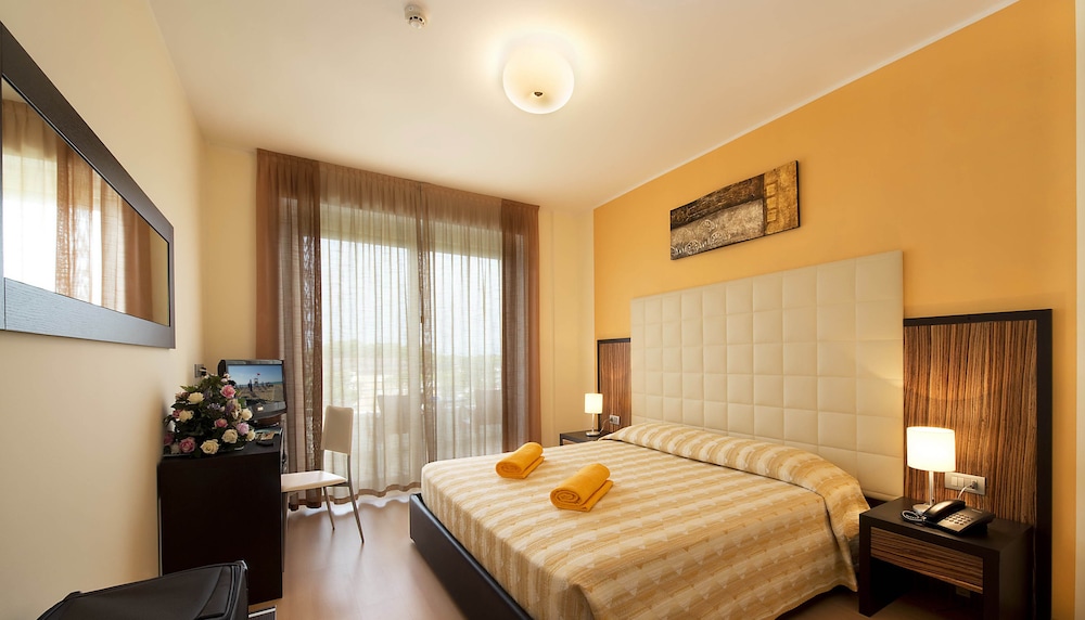 Classic Double or Twin Room photo 2