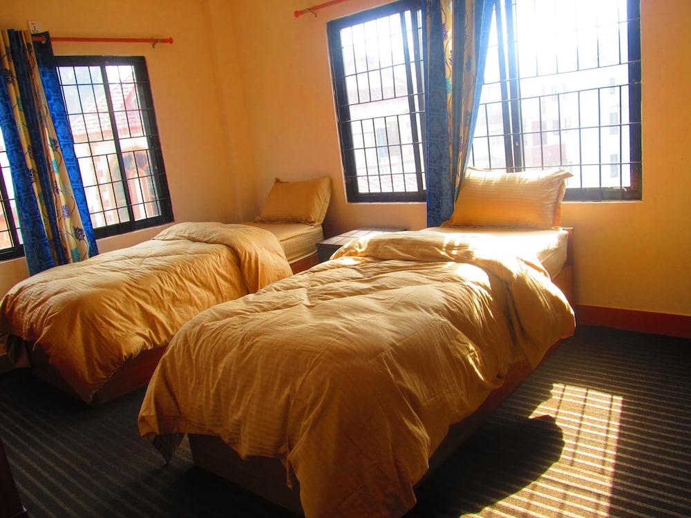 Twin Room, Non Smoking, Hill View photo 3