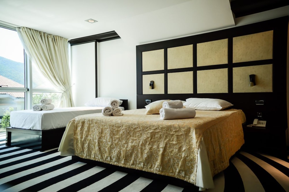 Superior Triple Room, City View