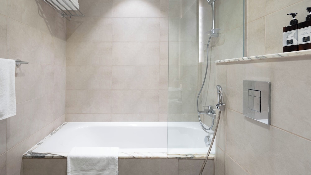 Deluxe Apartment, 2 Bedrooms, Balcony, City View photo 3