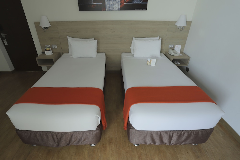 Traditional Room, 2 Twin Beds - Photo 5