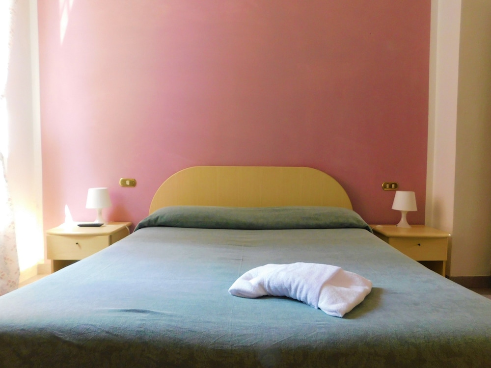 Comfort Double Room, 1 Queen Bed photo 2