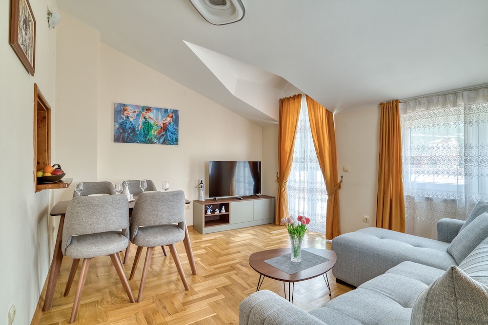 Panoramic Apartment - Photo 12