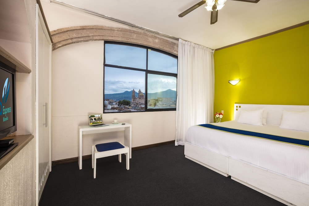 Standard Room, 1 King Bed - Photo 2