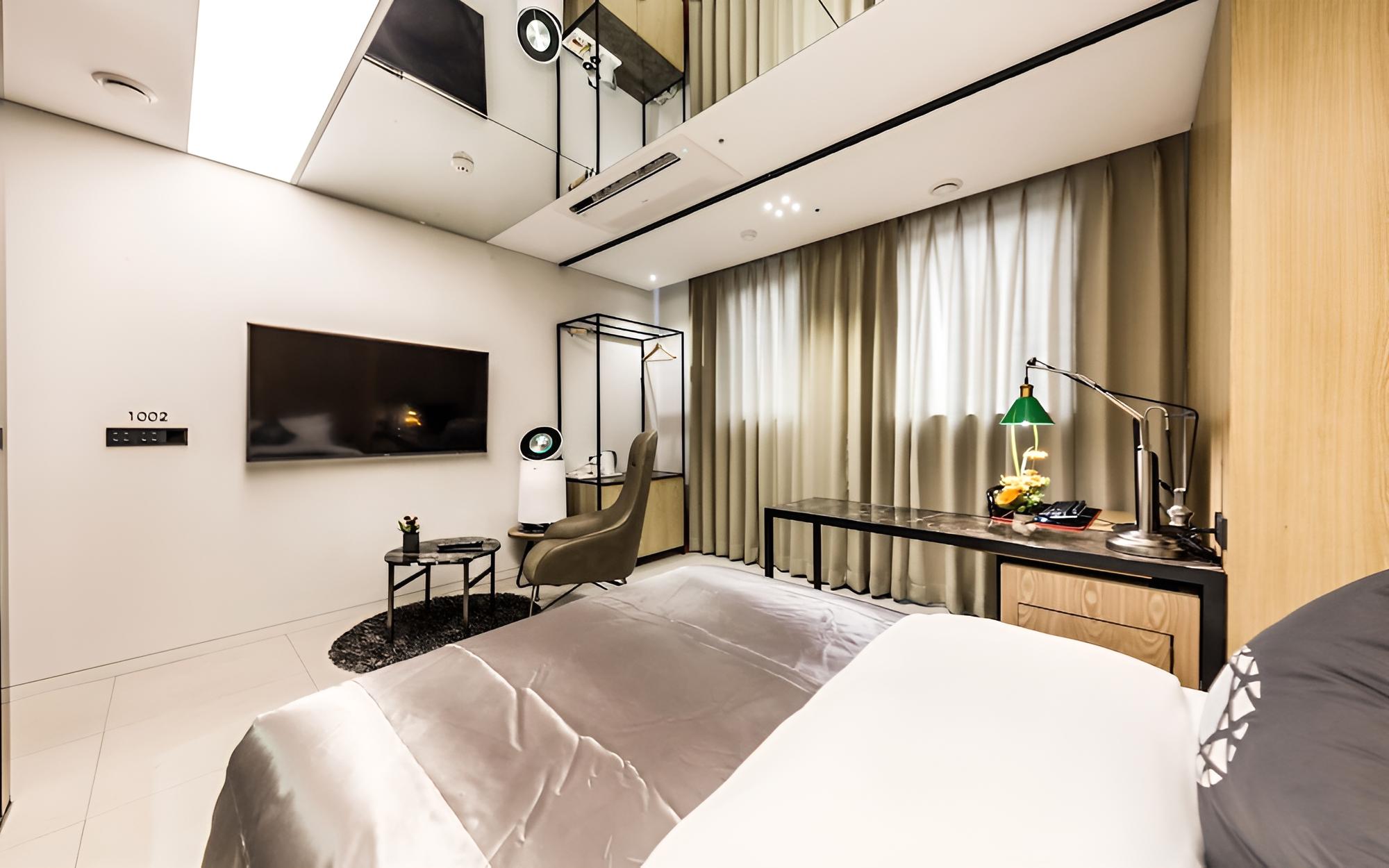 Room (Premium (55 inches + air purifier)) - Photo 14