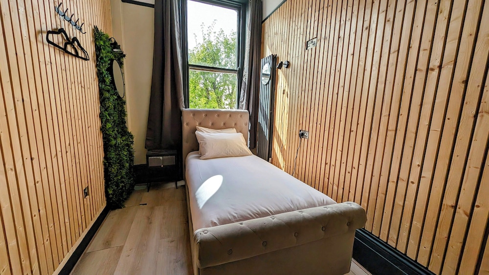City Single Room