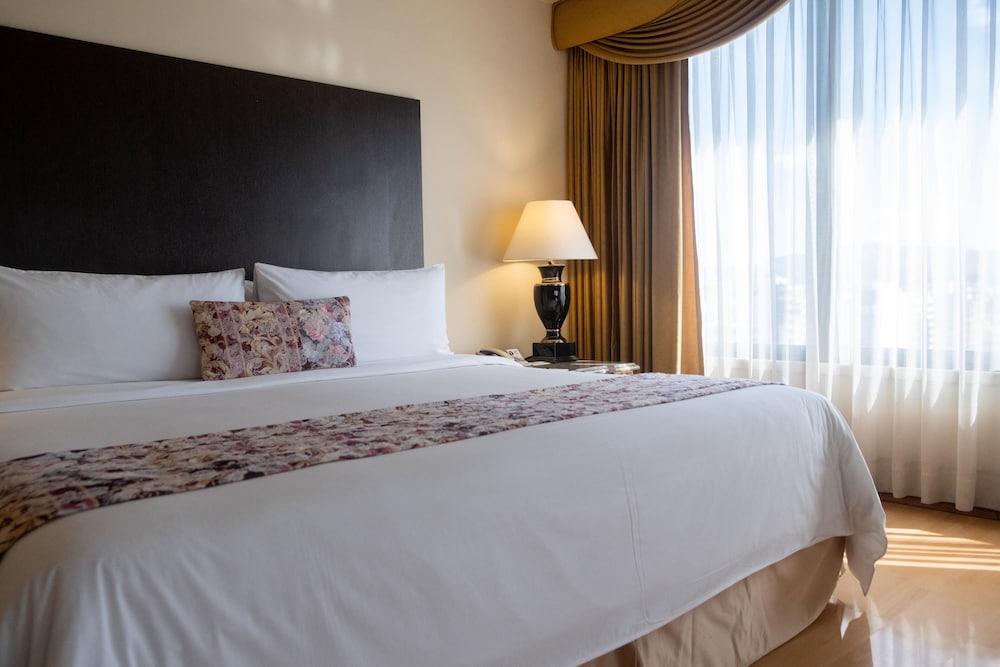 Room, 1 King Bed, Non Smoking (Suite) - Photo 1