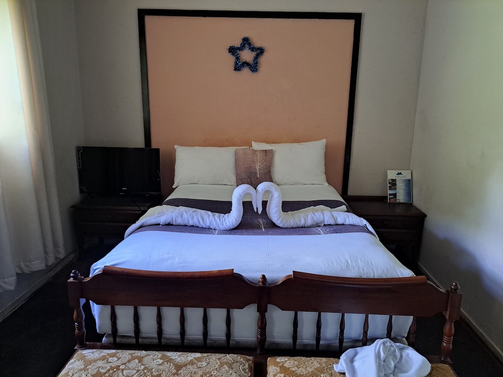 Standard Double Room, 1 Double Bed, Smoking, Garden View