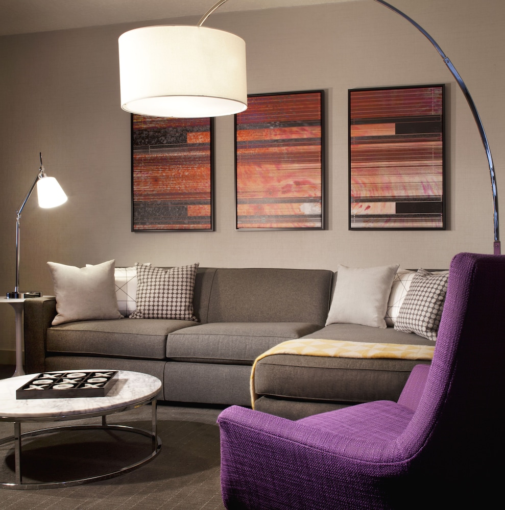 Regency, Suite - Photo 2