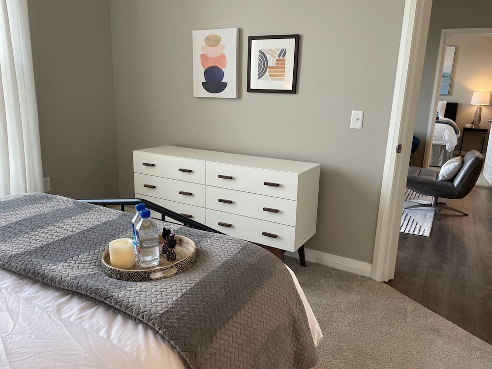 Skyline View 2BR w Balcony Free Parking W D, Billede 2