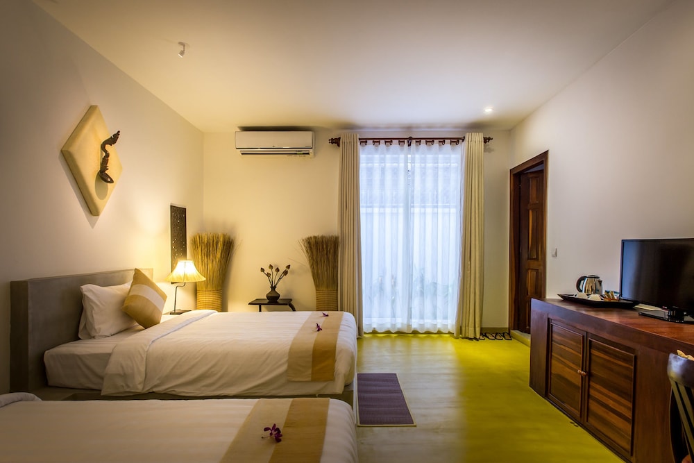 Deluxe Twin (02 Single Beds)