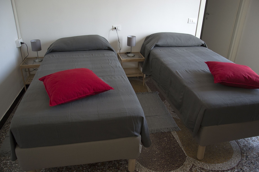 Basic Double Room, Non Smoking photo 1