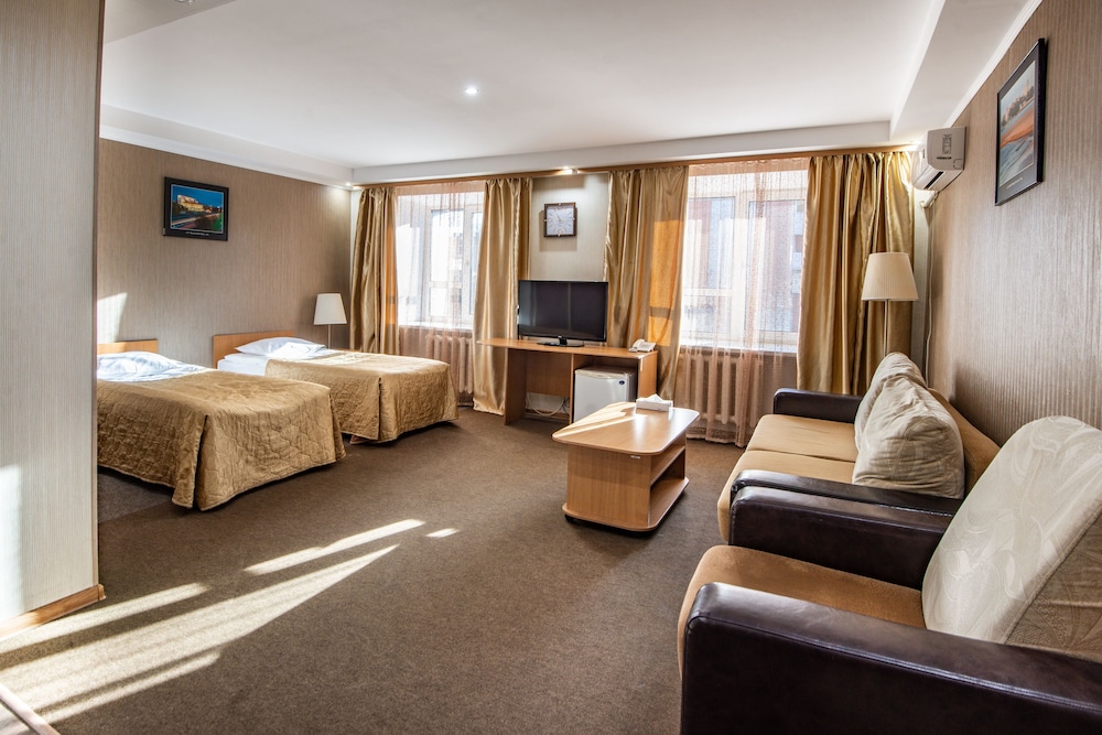 Superior Triple Room, Multiple Beds photo 3