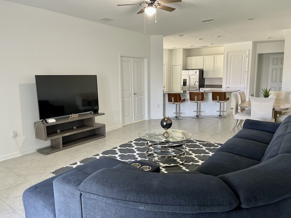 Exclusive House, 4 Bedrooms, Kitchen, Garden View