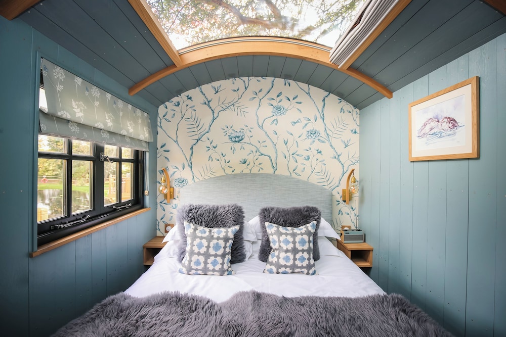 Shepherd Hut - Twin photo 1