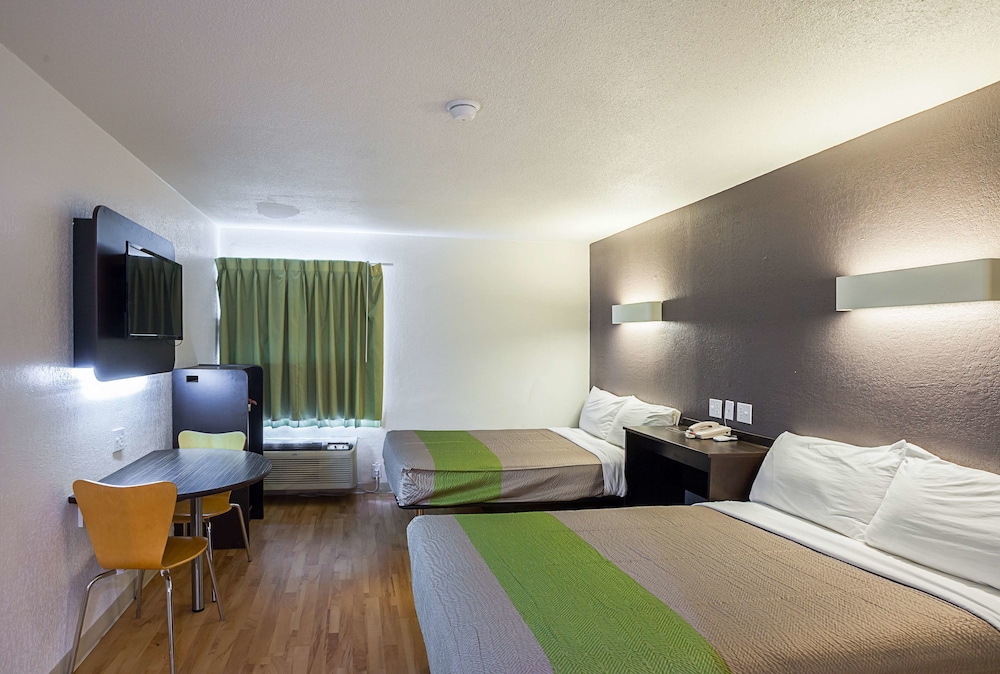 Standard Room, 2 Double Beds, Non Smoking photo 2