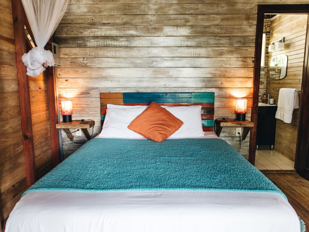 Romantic Cabin, 1 Queen Bed, Non Smoking photo 1