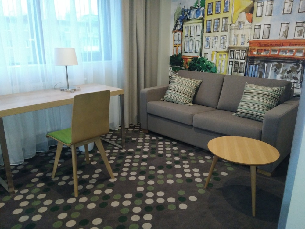 Exclusive Studio, 1 King Bed, Accessible, Kitchenette