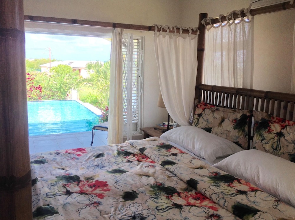 Villa photo 2