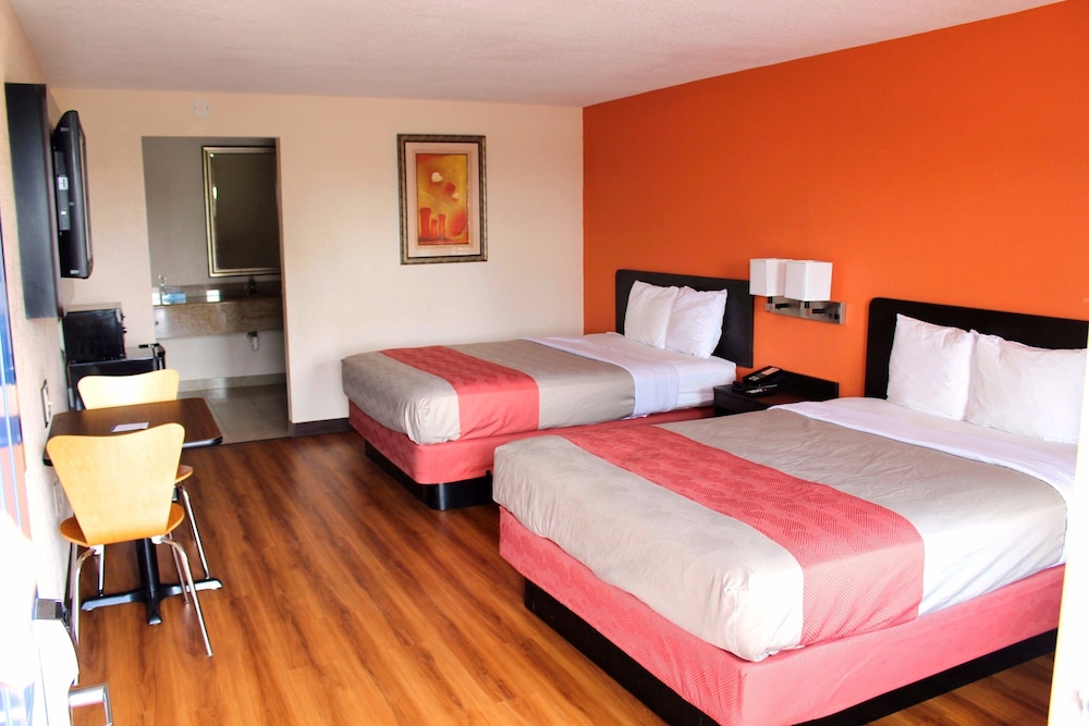 Standard Room, 2 Double Beds, Non Smoking, Refrigerator & Microwave photo 1