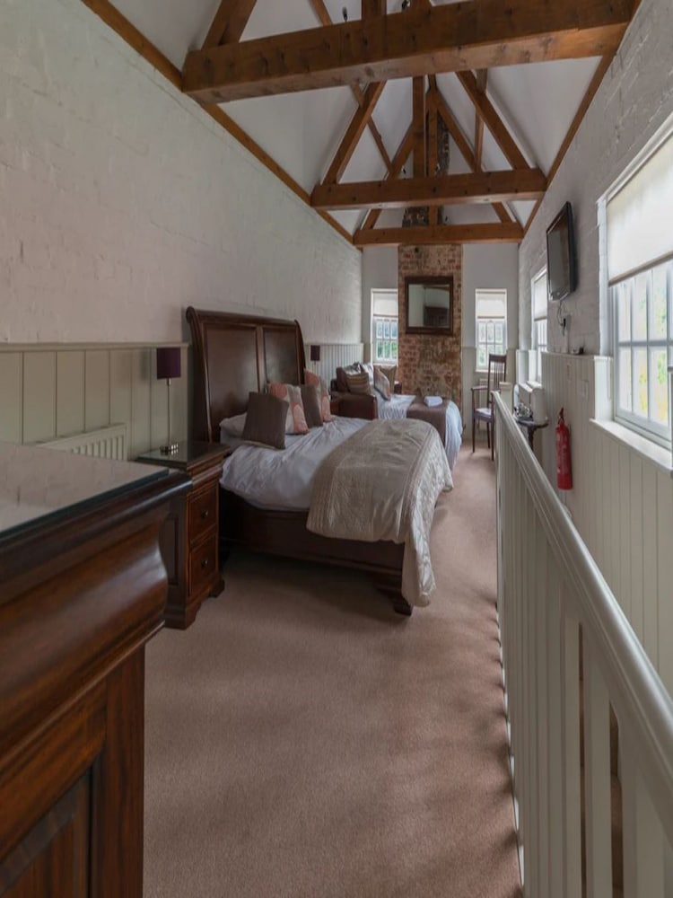 Double Room (Room 1, Large with separate bathroom) photo 3