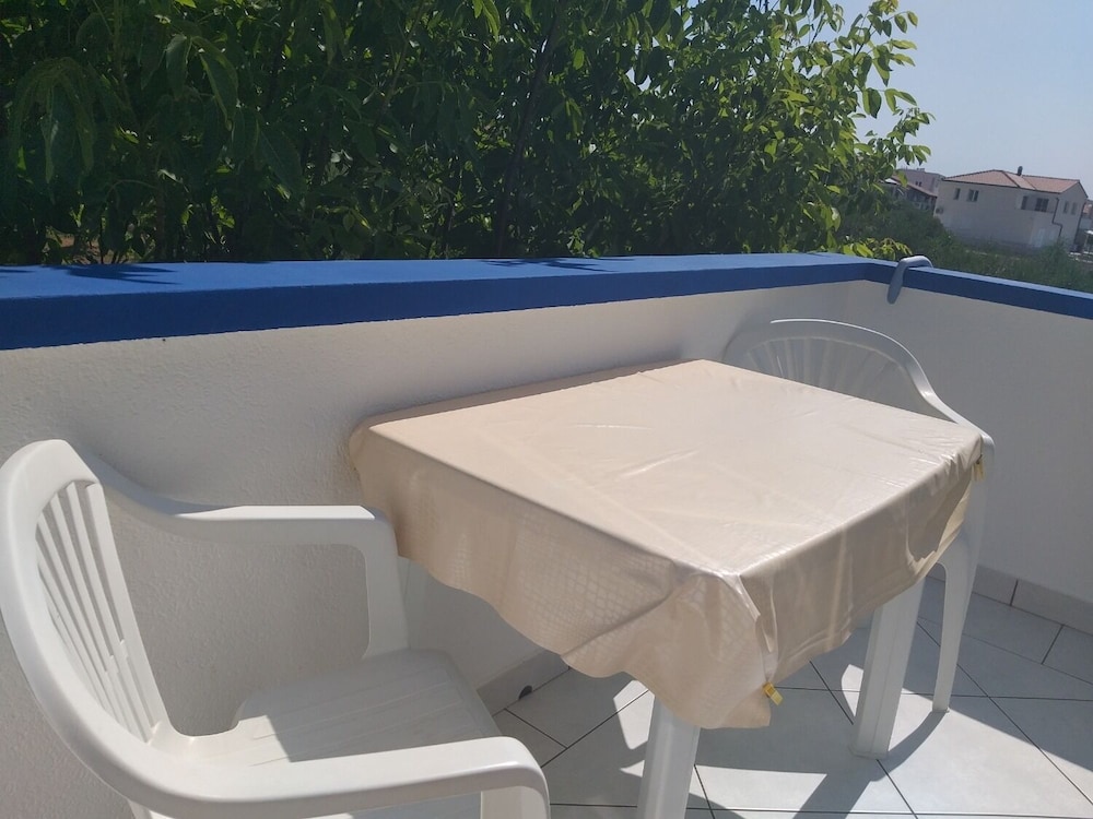 Apartment (Den - with pool - B1(2+2)) photo 2