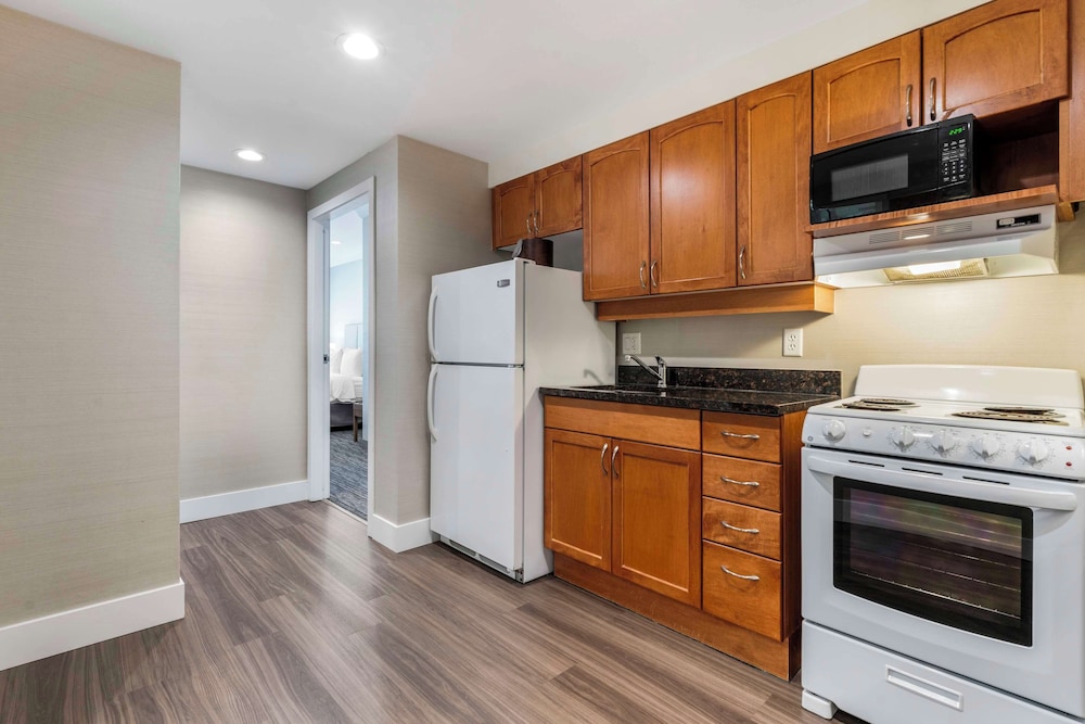 Suite, 2 Queen Beds, Non Smoking, Kitchen (Full Kitchen) - Photo 7